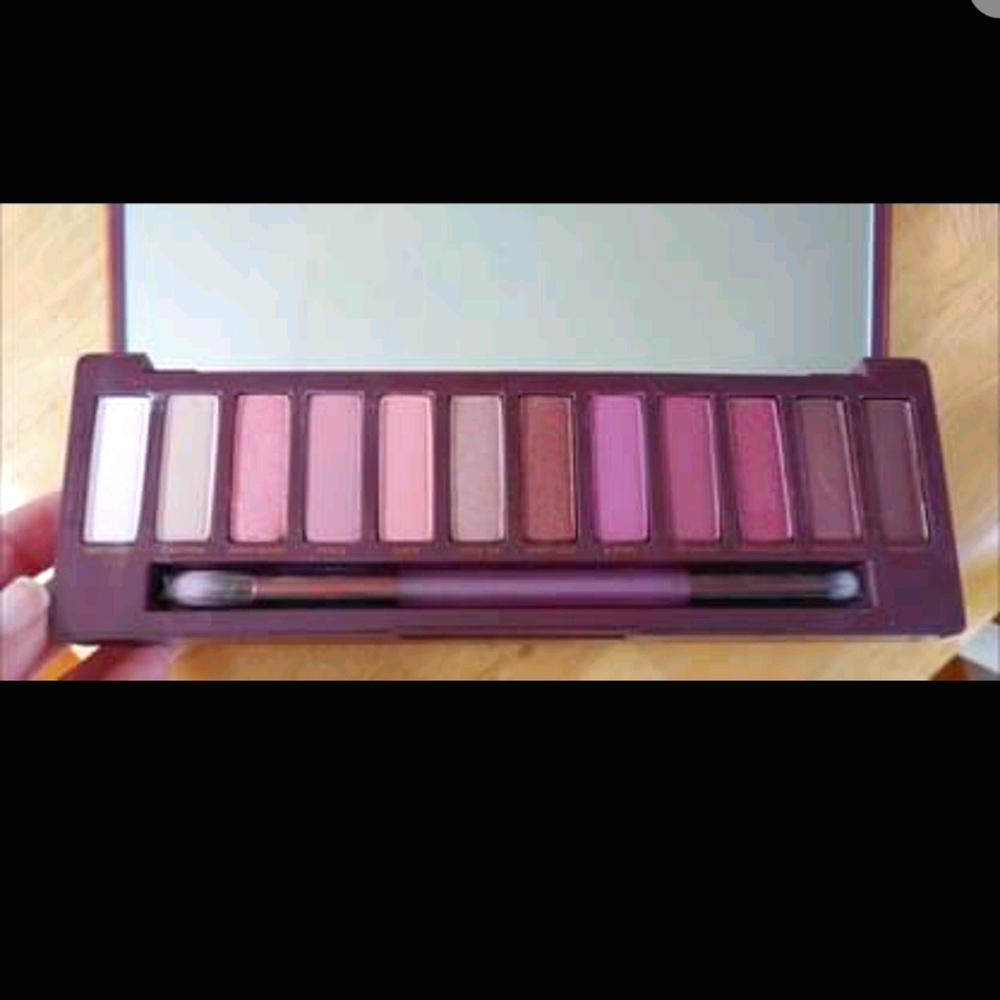 Urban Decay Naked Cherry Palette